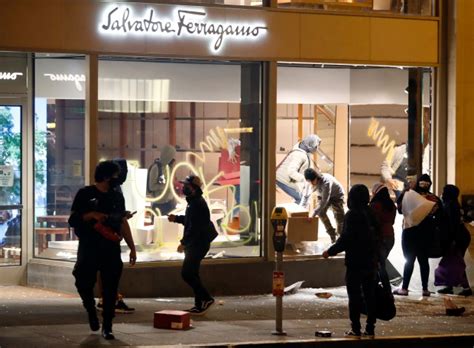 Looters and vandals strike San Francisco's Union Square